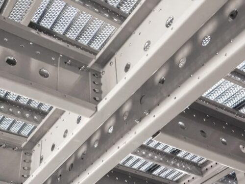 Componenti danneggiate nelle scaffalature metalliche: cosa fare?