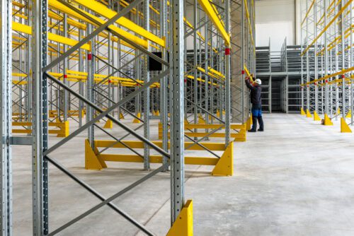 Progettazione di magazzini industriali e scaffalature: guida completa a efficienza, sicurezza e normative