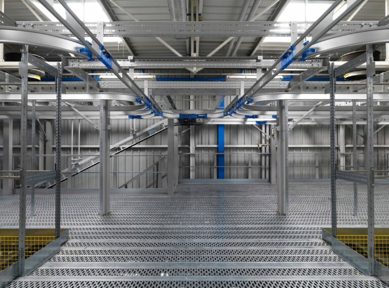 Systèmes de stockage : guide pour choisir selon l’unité de charge et l’espace disponible
